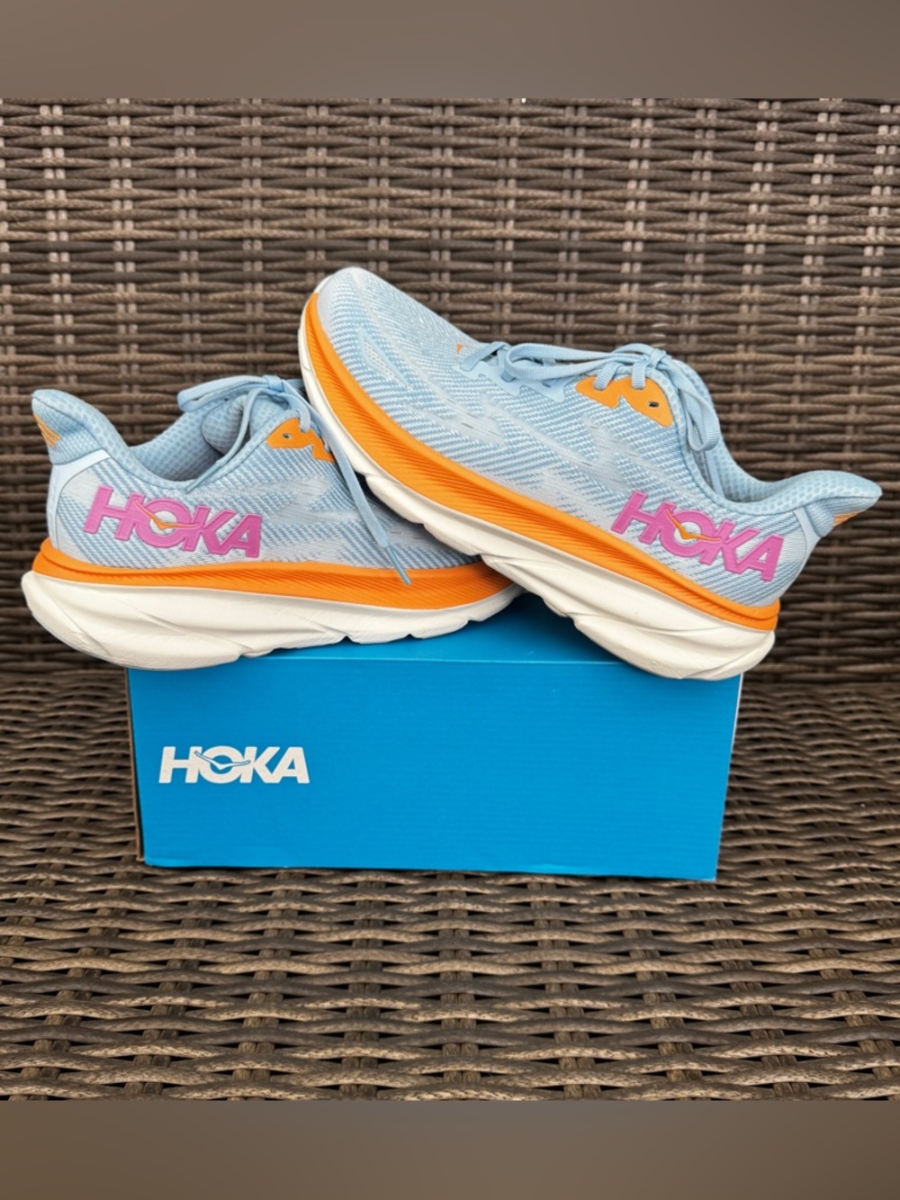 HOKA Clifton 9 Women’s Size 9 Airy Blue Running Shoes Wide